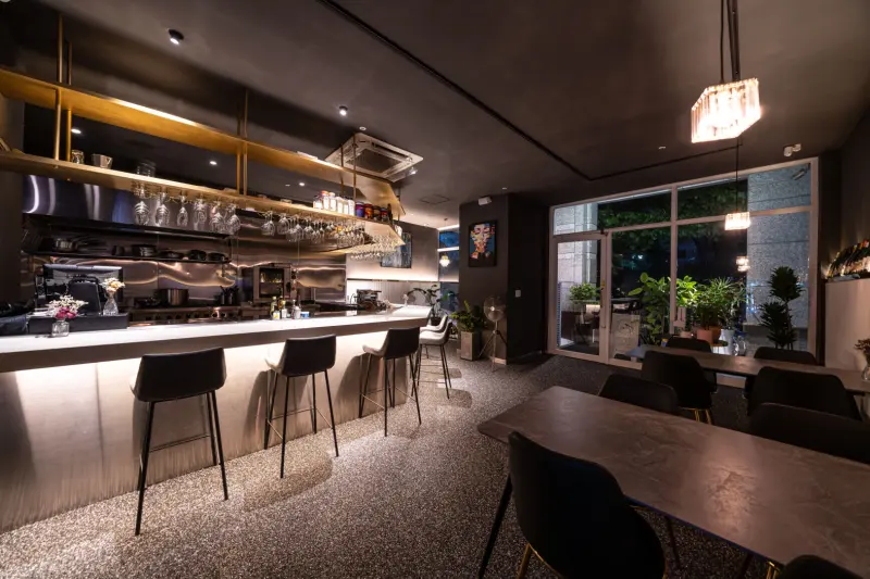 오픈키친이 매력적인 모던 이탈리안 레스토랑 SFOGLIA